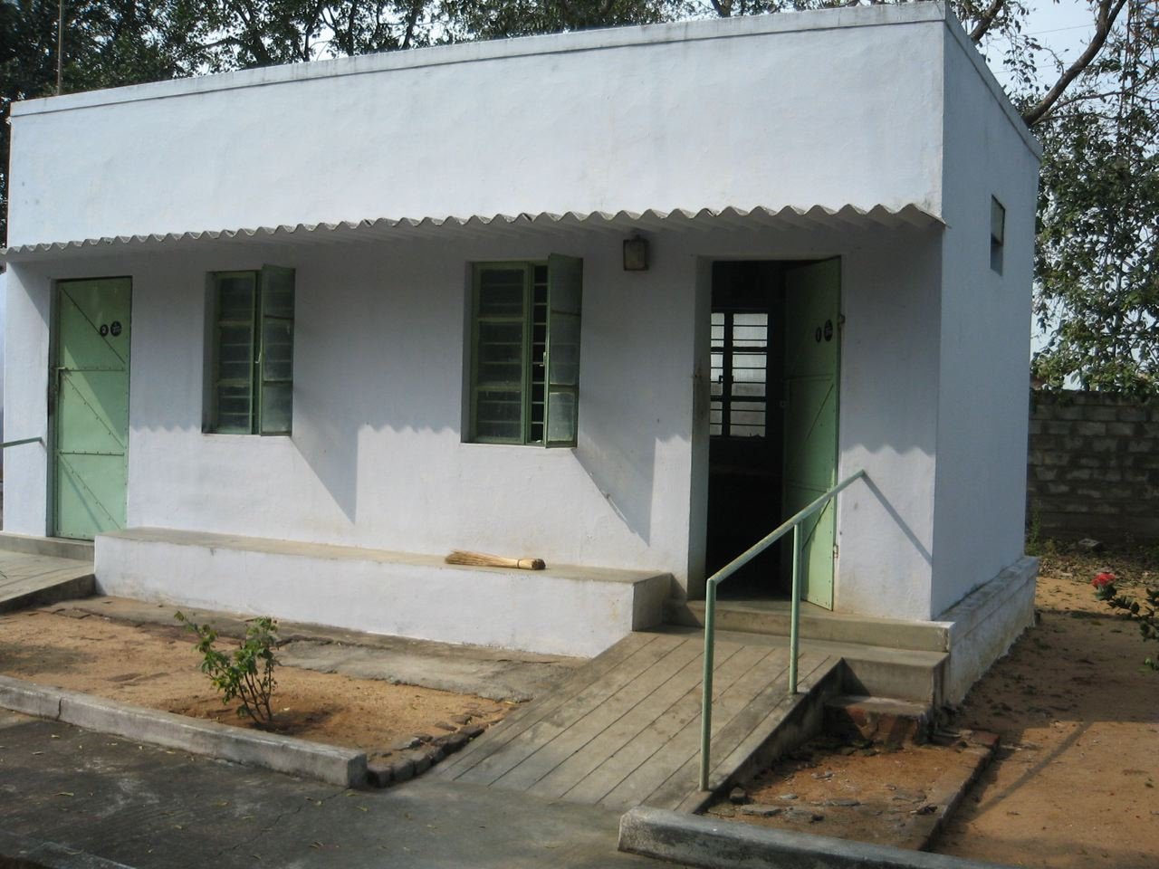 From the Shanthigramam community photo archive, photograph 9
